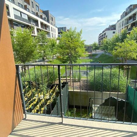 1 Room Apartment With Terrace, Slnecnice, 18B براتسيلافا المظهر الخارجي الصورة